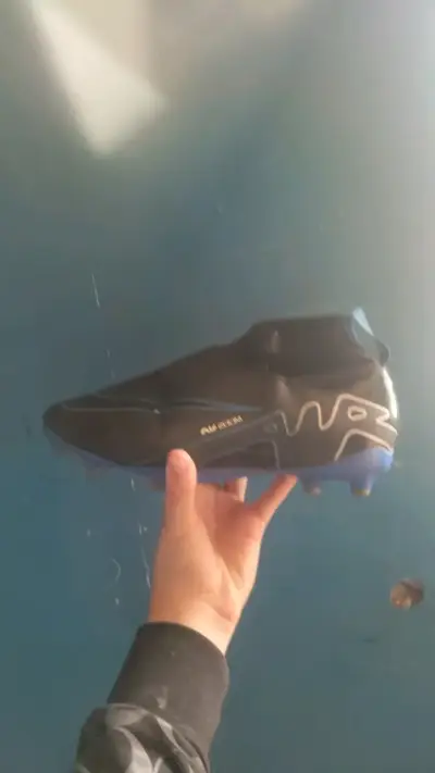 Botines de fútbol Nike negros con toperoles - miniatura 1