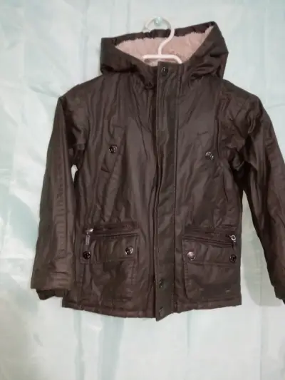 Chaqueta de invierno para niño con capucha - miniatura 1