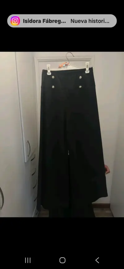 Pantalones anchos negros con botones decorativos - miniatura 2