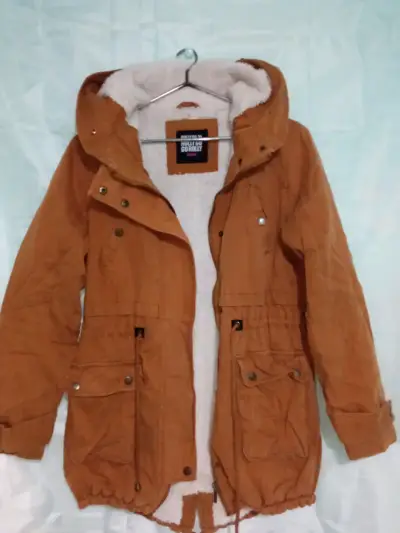 Parka de mujer color camel con capucha - miniatura 1
