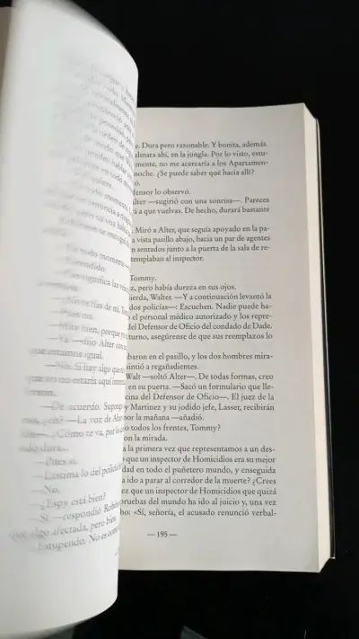 Libro 'La Sombra' de John Katzenbach en buen estado - miniatura 2