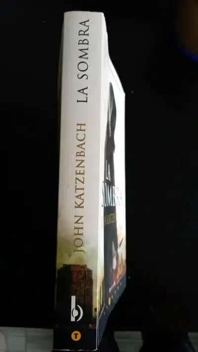Libro 'La Sombra' de John Katzenbach en buen estado - miniatura 5
