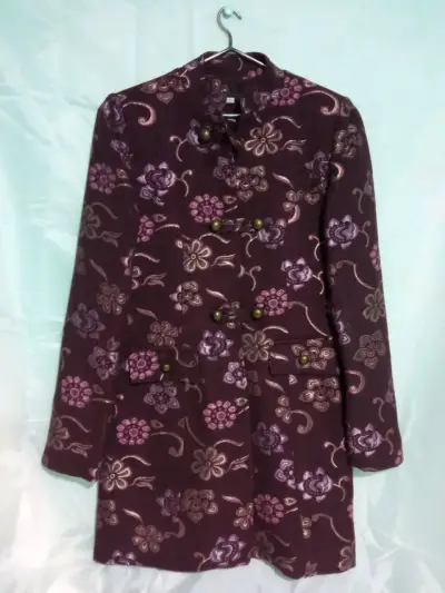 Abrigo vintage floral de lana para mujer - miniatura 1