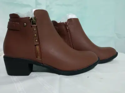 Botines de cuero marrón con cierre lateral - miniatura 1