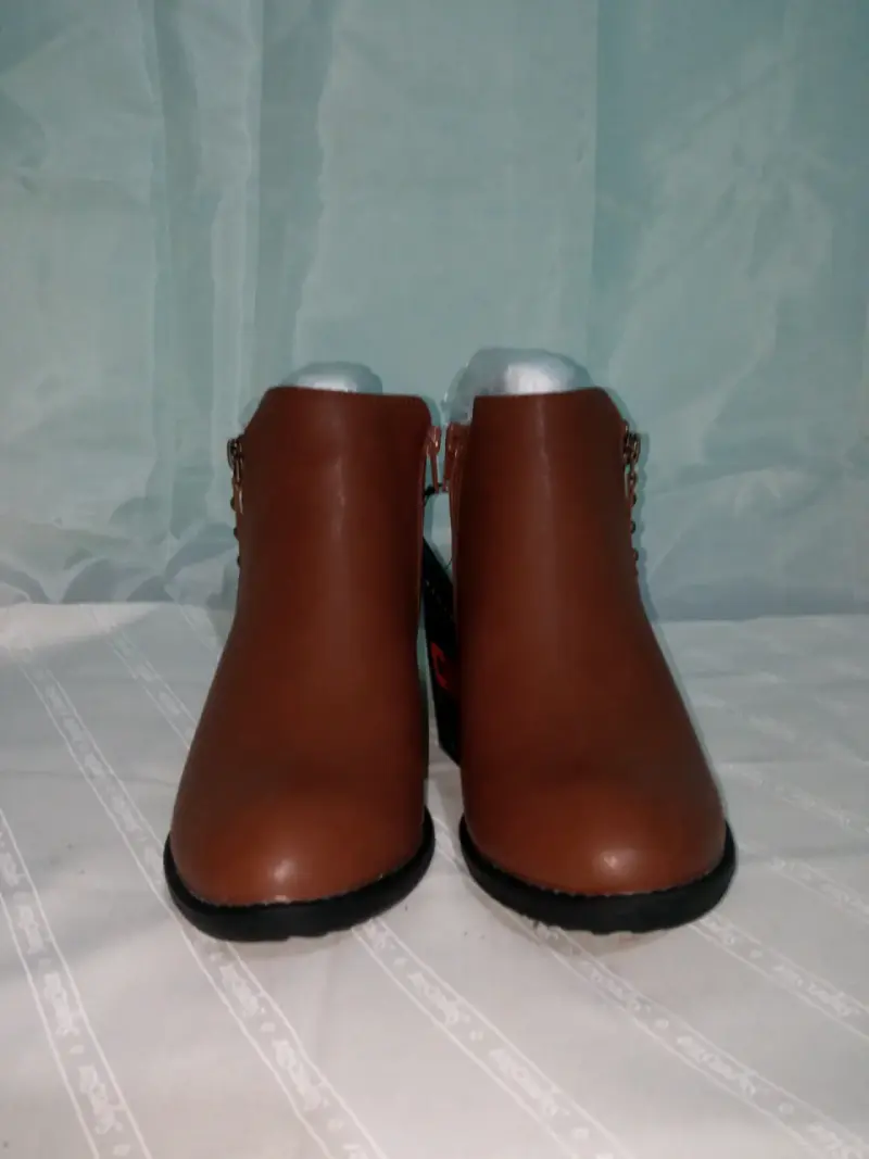 Botines de cuero marrón con cierre lateral - 2