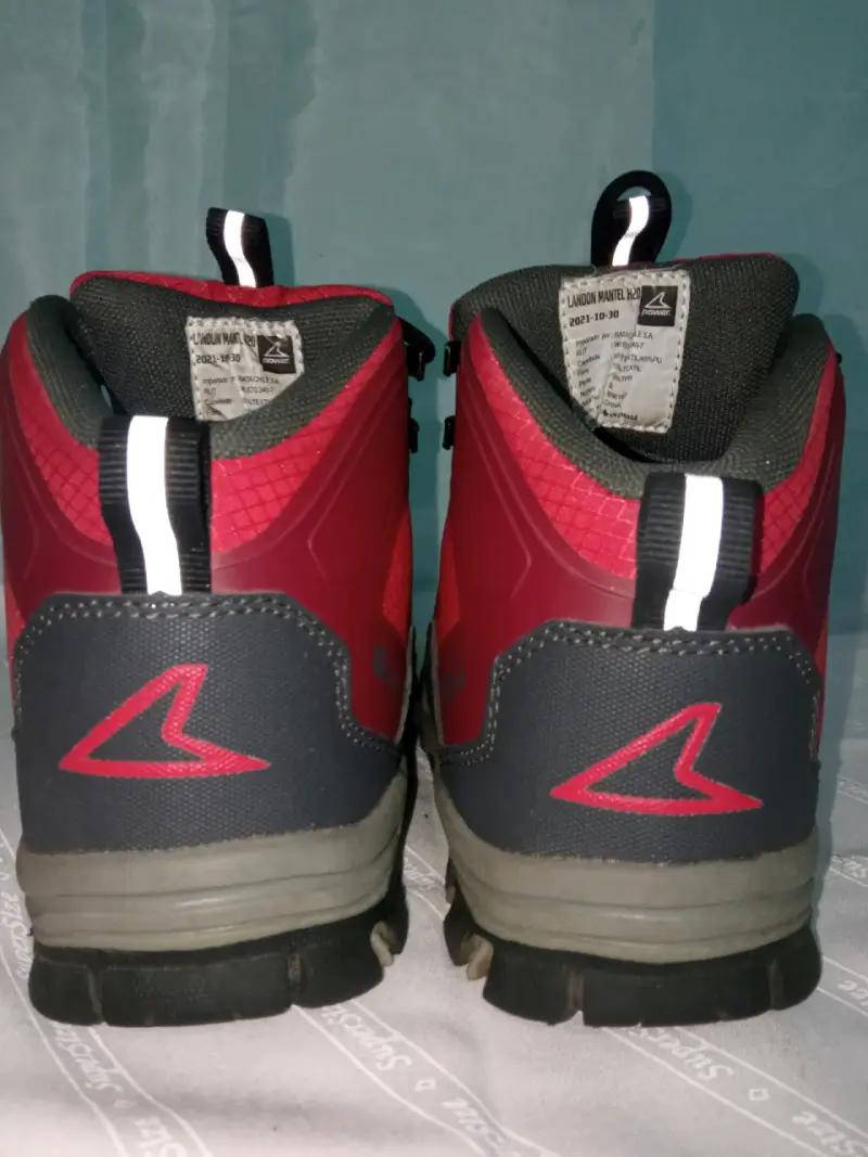 Botas de montaña rojas para trekking. Talla 30. - 3