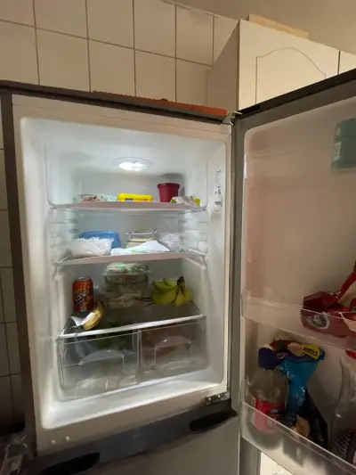 Refrigerador Mademsa de Dos Puertas en Buen Estado - miniatura 2