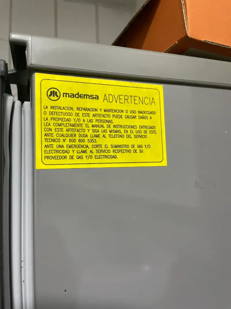 Refrigerador Mademsa de Dos Puertas en Buen Estado - 4