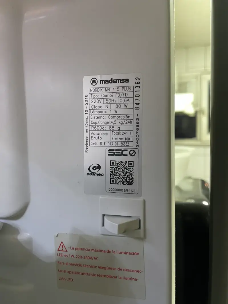 Refrigerador Mademsa de Dos Puertas en Buen Estado - 6