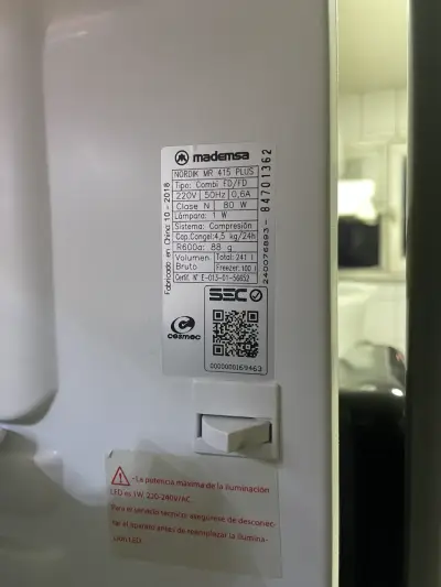 Refrigerador Mademsa de Dos Puertas en Buen Estado - miniatura 6
