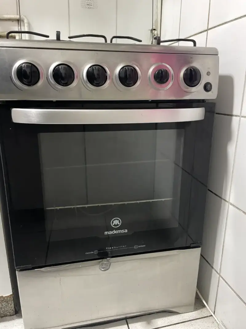 Cocina a gas Mademsa con horno y 4 quemadores - 3