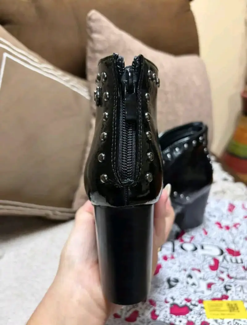 Botines de cuero negro con tachas - 3