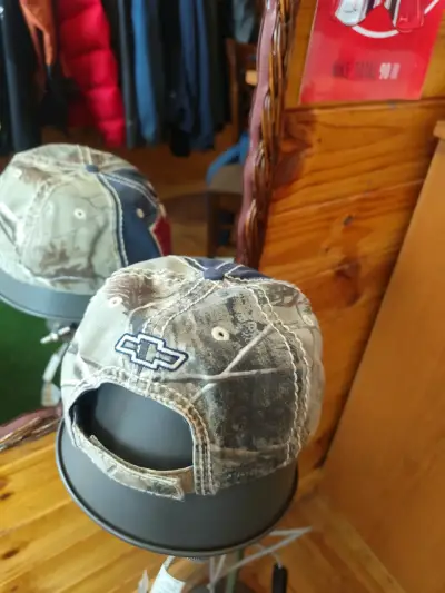 Gorra Chevrolet azul con diseño bordado - miniatura 3