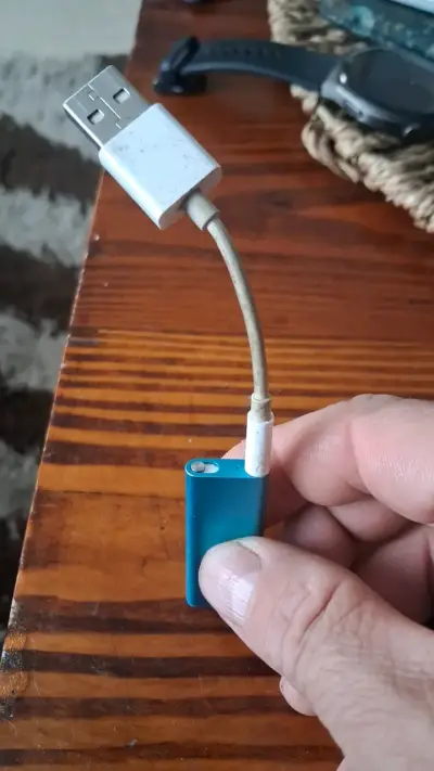 Reproductor MP3 Apple iPod Shuffle Azul - miniatura 2