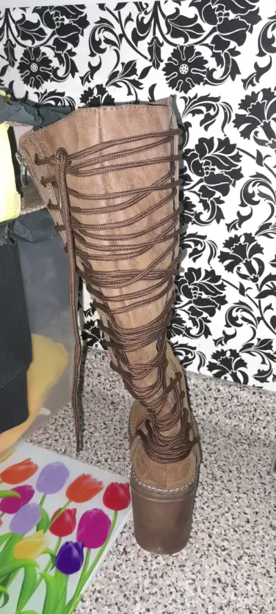 Botas altas de gamuza marrón con plataforma - miniatura 1