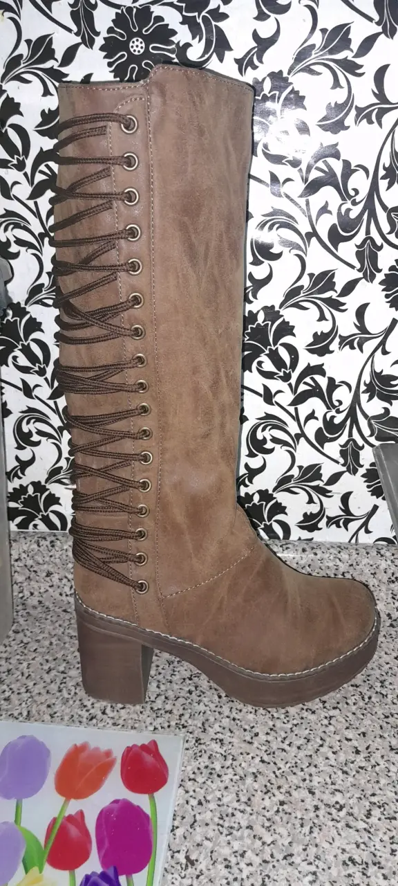 Botas altas de gamuza marrón con plataforma - 2