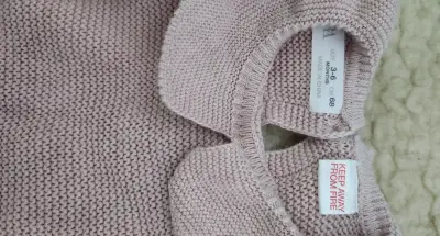 Suéter tejido para niña color lila con cuello - miniatura 2