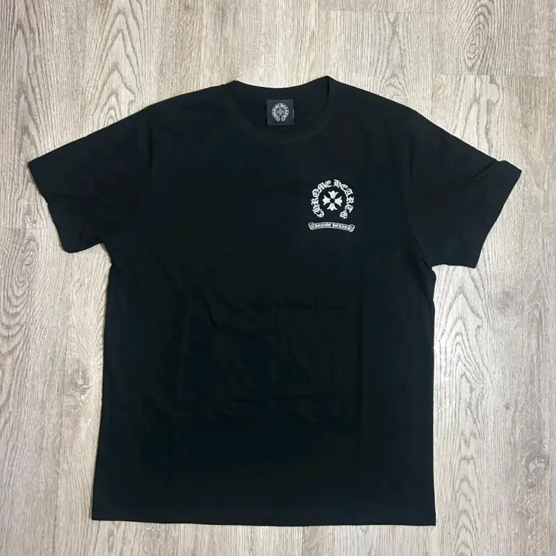 Polera negra Stussy con diseño gráfico - 5