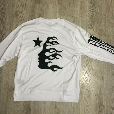 Polera blanca con diseño gráfico Hellstar Sports - miniatura 1