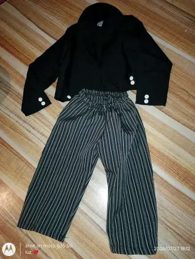 Conjunto de blazer negro y pantalón a rayas bebe - miniatura 2