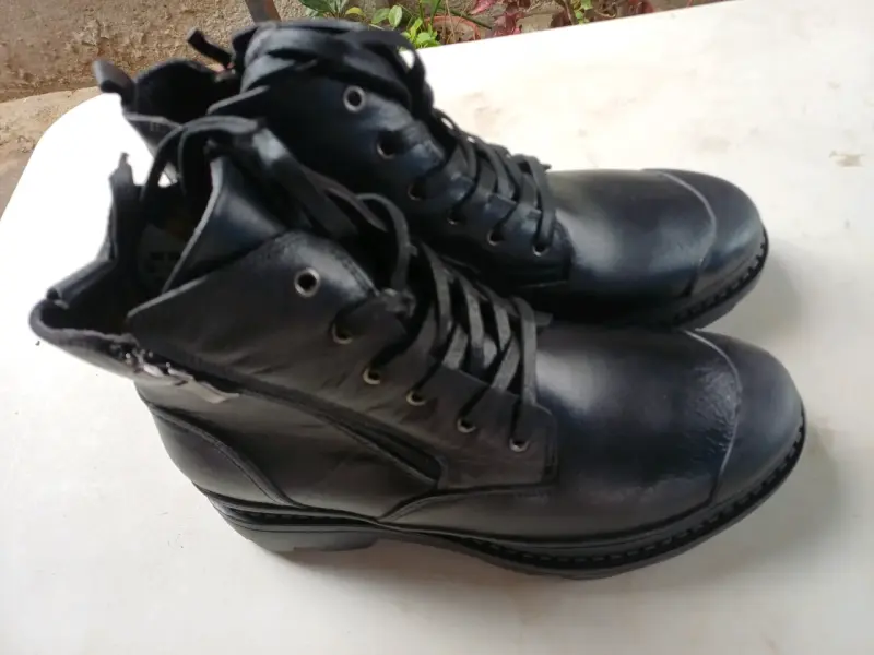 Botas de cuero negro con cierre lateral - 6