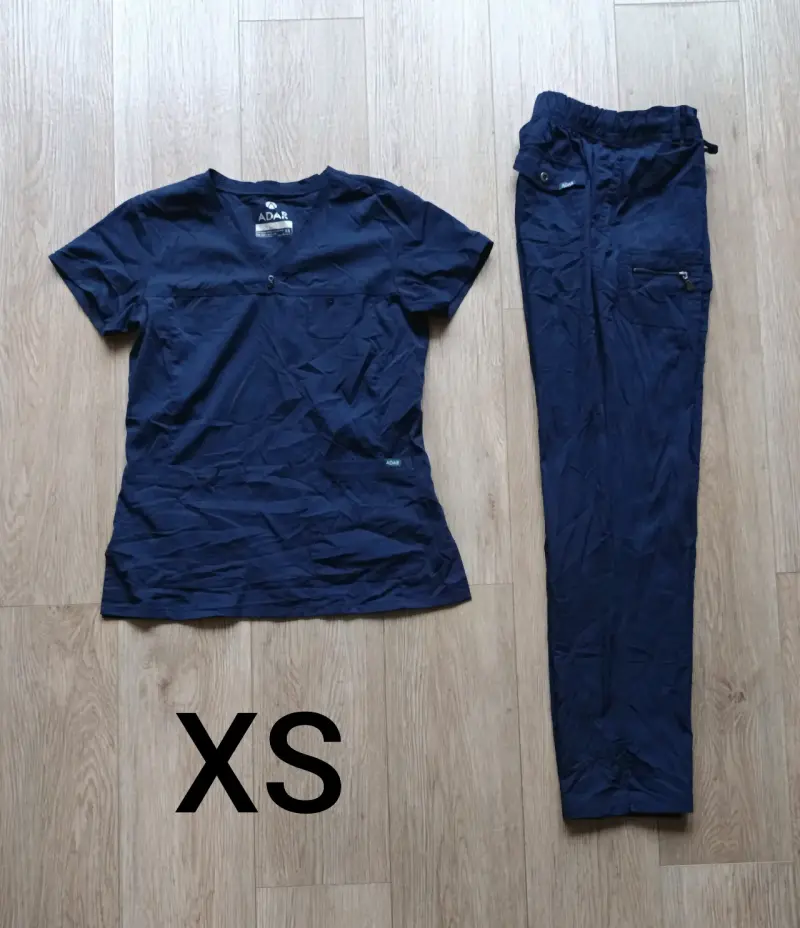Uniformes médicos XS de 2da excelente calidad - 2