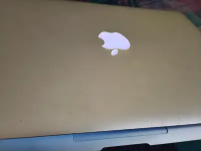 MacBook Air usado en buen estado - miniatura 2