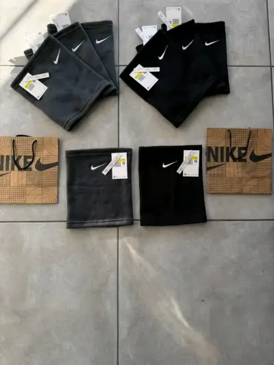 Cuello The North Face y Nike de color negro - miniatura 2