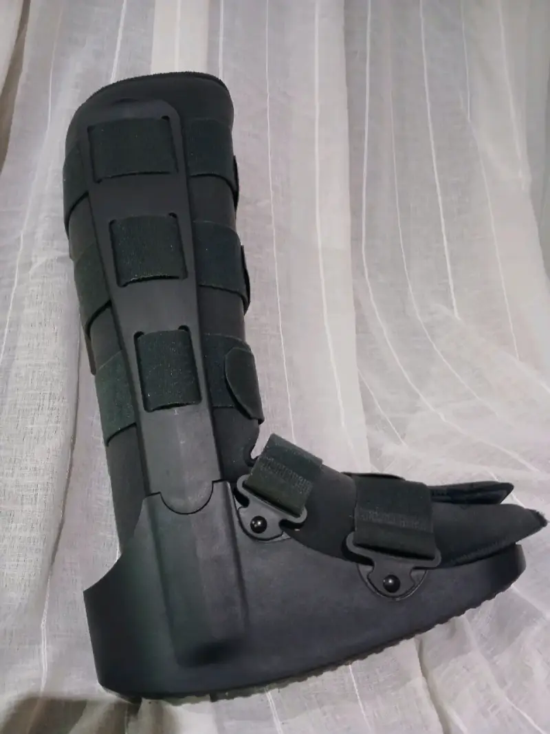 Bota ortopédica Blunding negra con velcro - 2