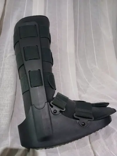Bota ortopédica Blunding negra con velcro - miniatura 2