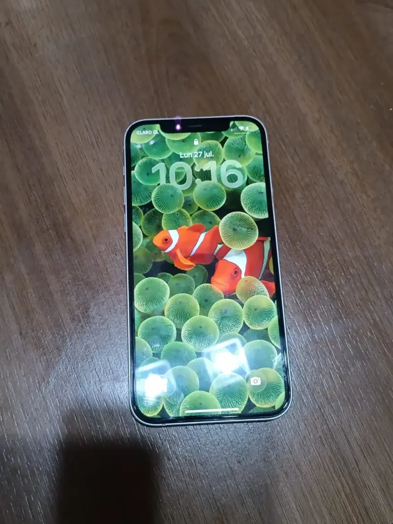 iPhone 12 76% de batería - 1