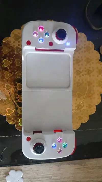Controlador de juegos móvil con luces LED - miniatura 1