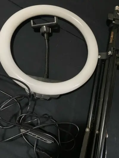 Aro de luz LED con trípode ajustable - miniatura 2