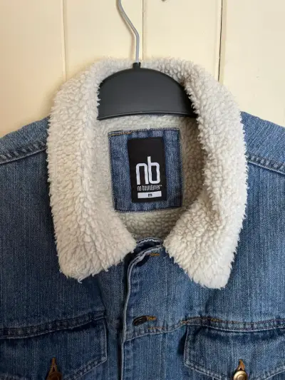 Chaqueta de mezclilla con forro de borrego - miniatura 2