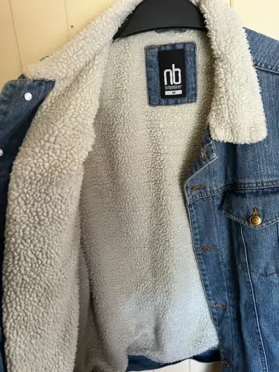 Chaqueta de mezclilla con forro de borrego - miniatura 3
