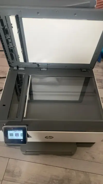 Impresora multifuncional HP con pantalla táctil - miniatura 2