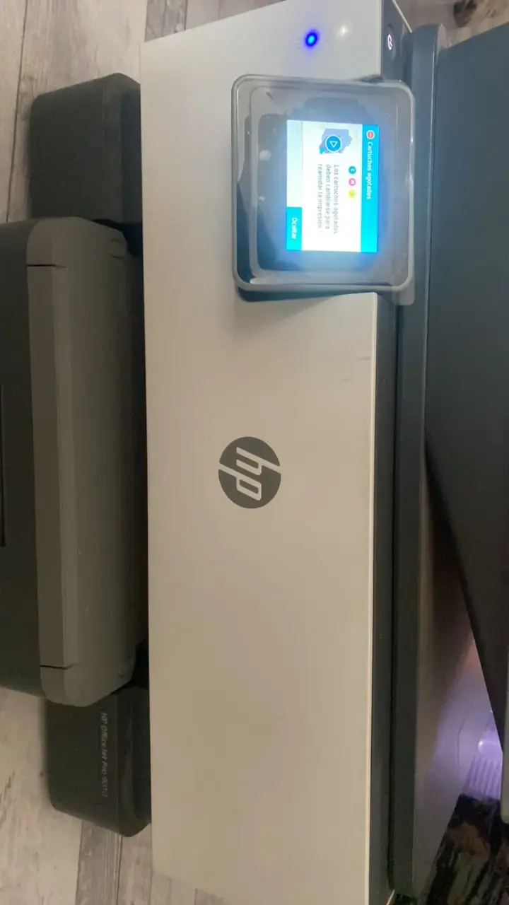 Impresora multifuncional HP con pantalla táctil - 5