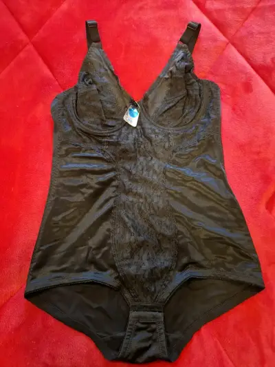 Body de encaje negro para mujer - miniatura 1
