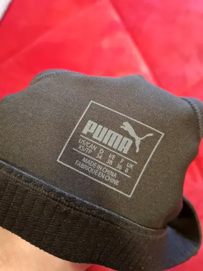 Top deportivo negro Puma para mujer - miniatura 2