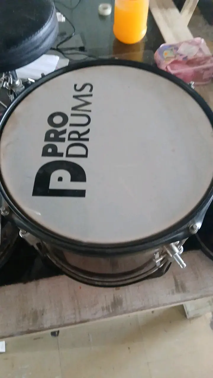 Batería Pro Drums con platillos y pedal - 2