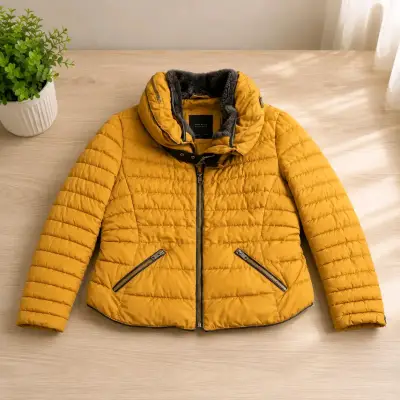 Chaqueta acolchada amarilla para mujer - miniatura 1