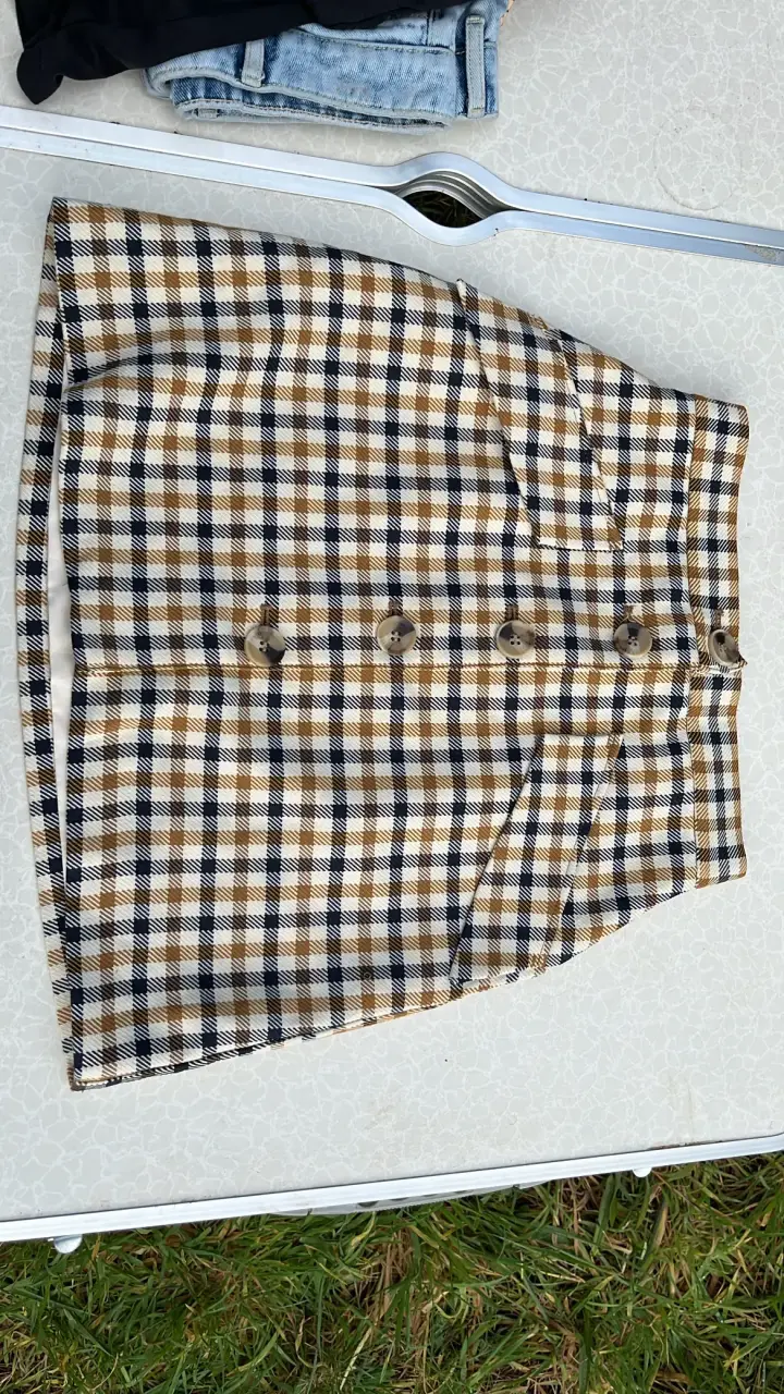 Falda a cuadros H&M con botones - 1