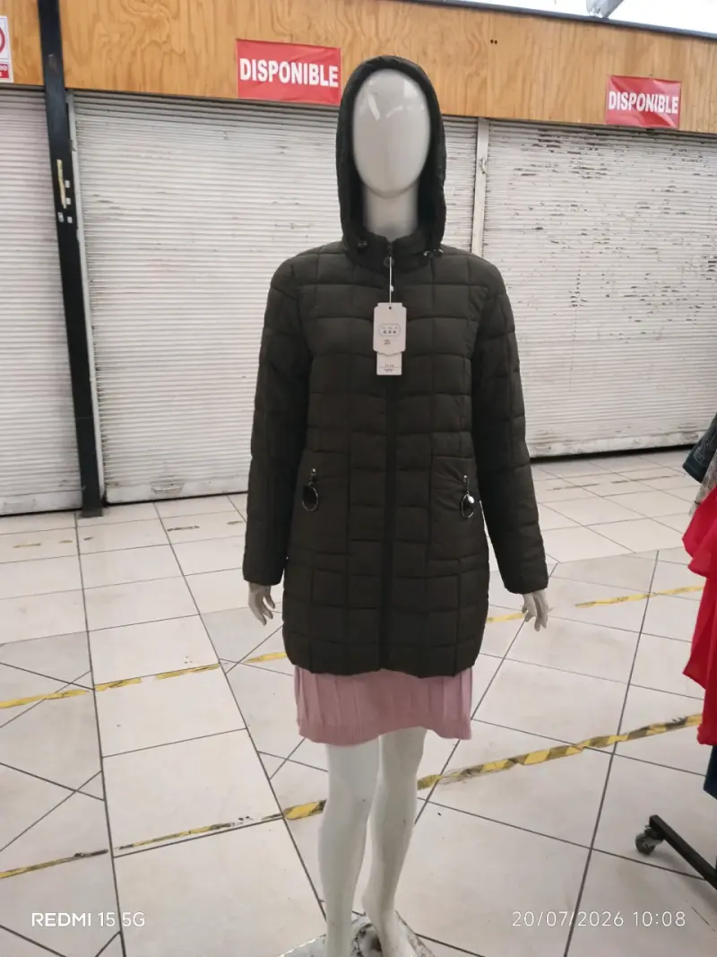 Abrigo acolchado con capucha para mujer