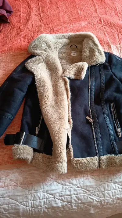 Chaqueta de cuero sintético con forro de lana - miniatura 1
