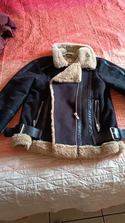 Chaqueta de cuero sintético con forro de lana - miniatura 3