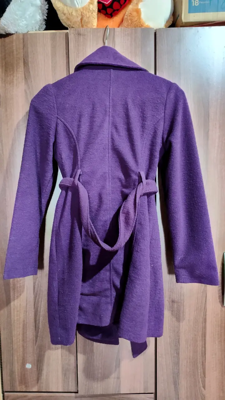 Abrigo morado de lana con cinturón - 2