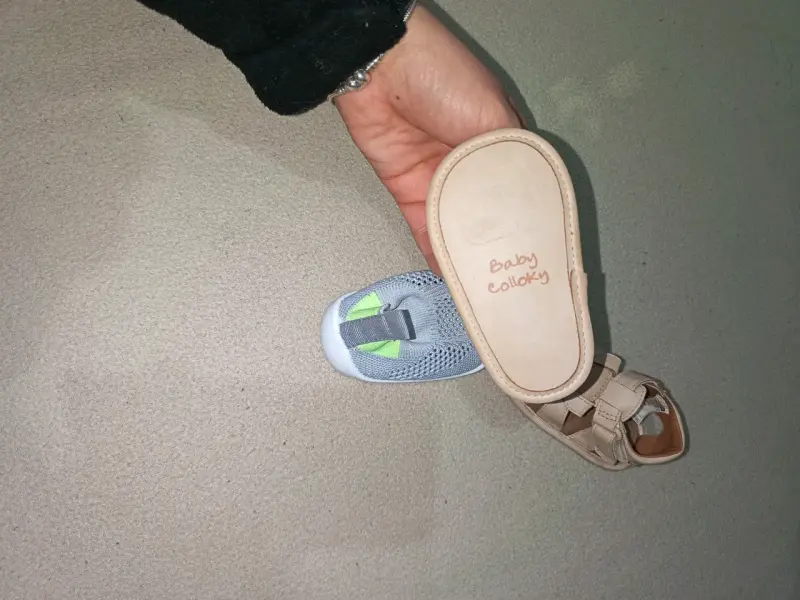 Zapatos y zapatillas para bebé talla 18 - 2
