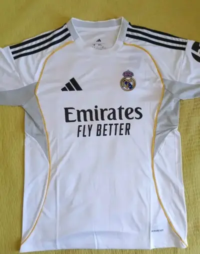 Camiseta Real Madrid - miniatura 1