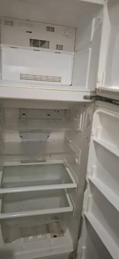 Refrigerador Mademsa de dos puertas en buen estado - miniatura 3