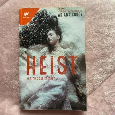 Libro 'Heist' de Ariana Godoy - miniatura 1